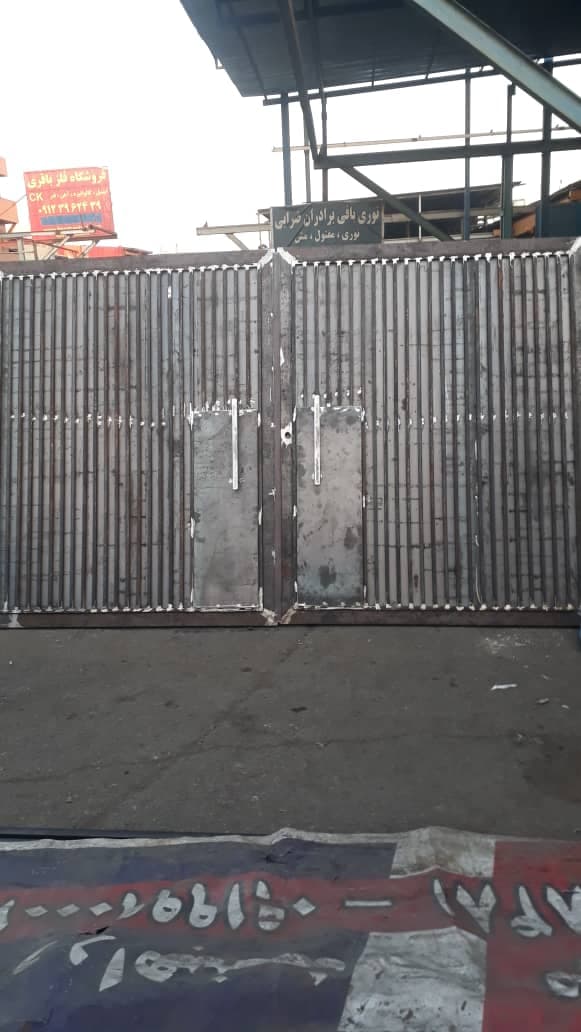 درب پارکینگ ساده و شیک – کد 40020 — تصویر ۳