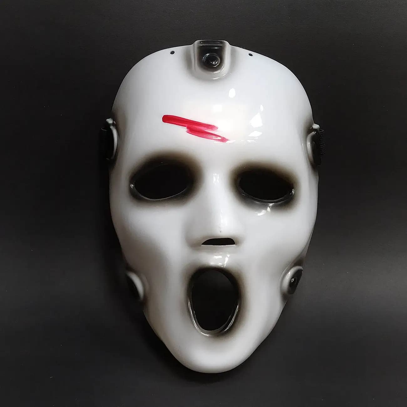 ماسک هالووین سفید Ghost | ماسک فانتزی ترسناک روح با طرح جیغ و فضای داستان‌های وحشت