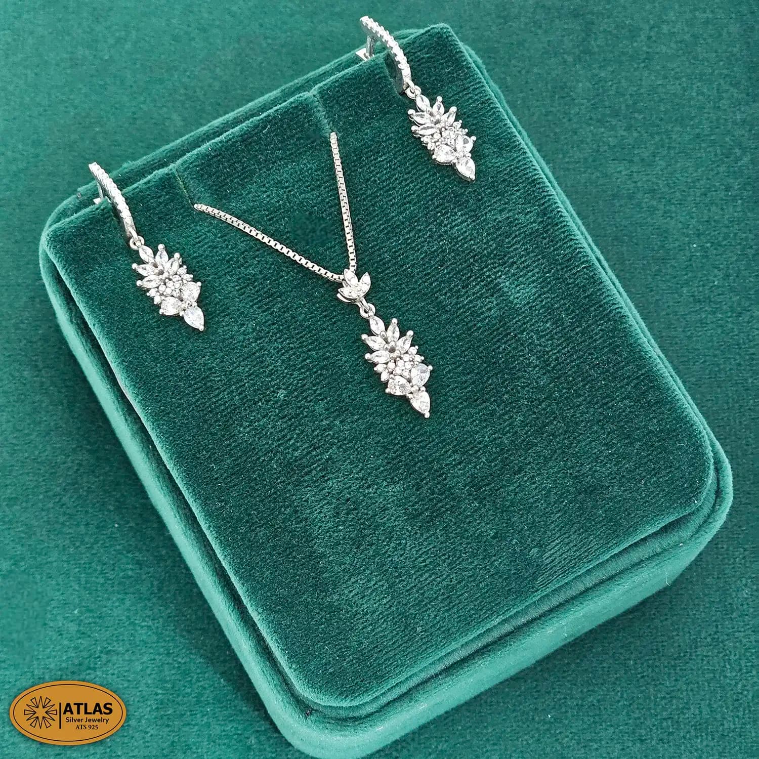 نیم ست نقره جواهری زنانه با نگین های برلیان و مارکیز 5.9 گرمی نقره اصل 925