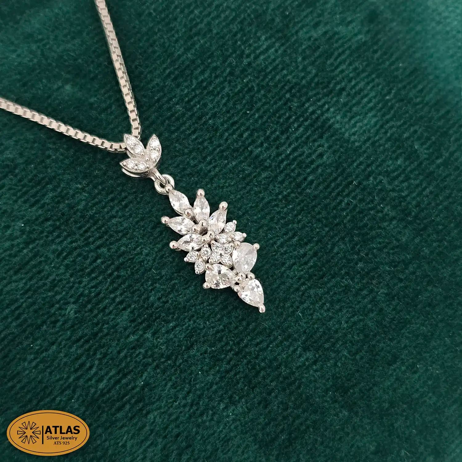 نیم ست نقره جواهری زنانه با نگین های برلیان و مارکیز 5.9 گرمی نقره اصل 925 — تصویر ۲