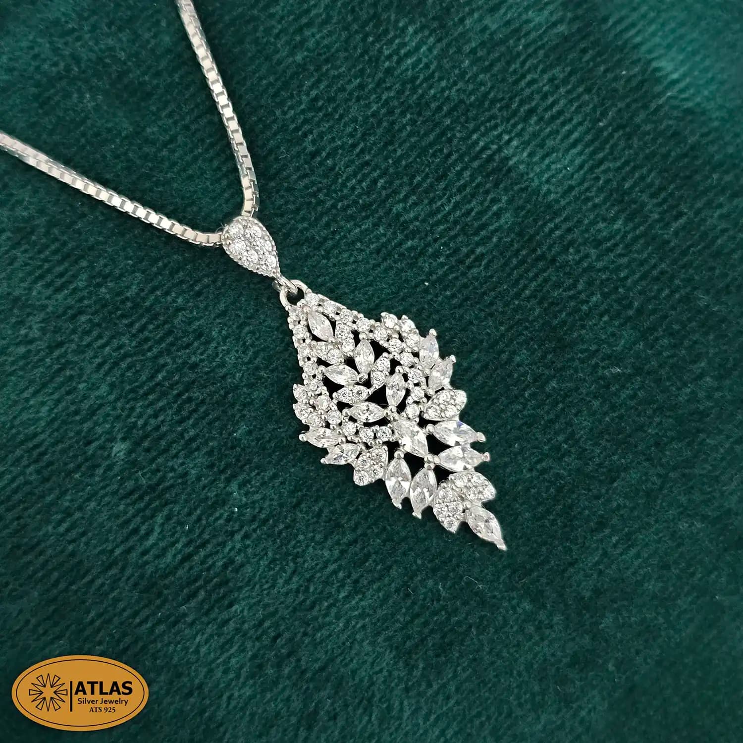 نیم ست نقره جواهری زنانه با نگین های برلیان و مارکیز 7.5 گرمی نقره اصل 925 — تصویر ۲
