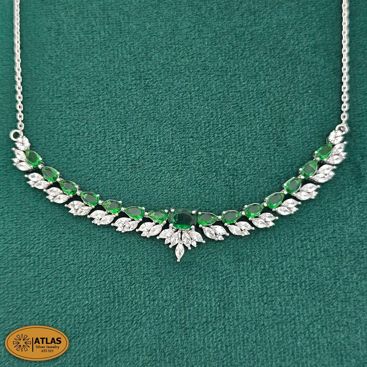 سرویس نقره زنجیری زنانه با نگین های برلیان و اشک، مارکیز 19.7 گرمی نقره اصل 925 — تصویر ۲