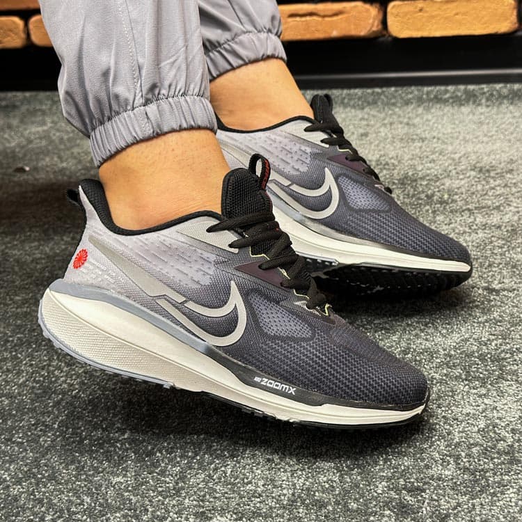 کتونی اسپرت مردانه مدل نایک nike zoomx رنگ مشکی سفید کد 8816 — تصویر ۳