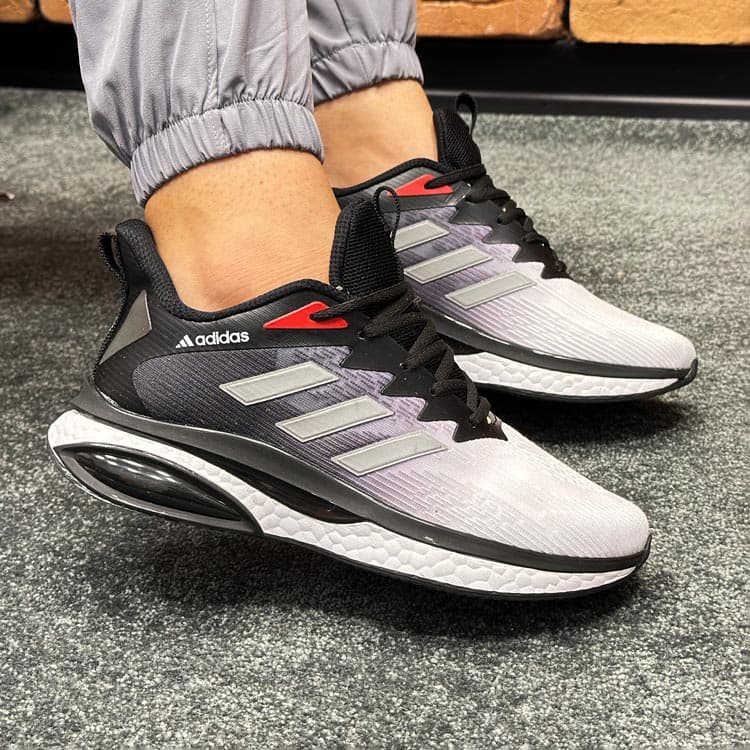 کتونی اسپرت مردانه مدل آدیداس adidas رنگ سفید مشکی کد 8712 — تصویر ۳
