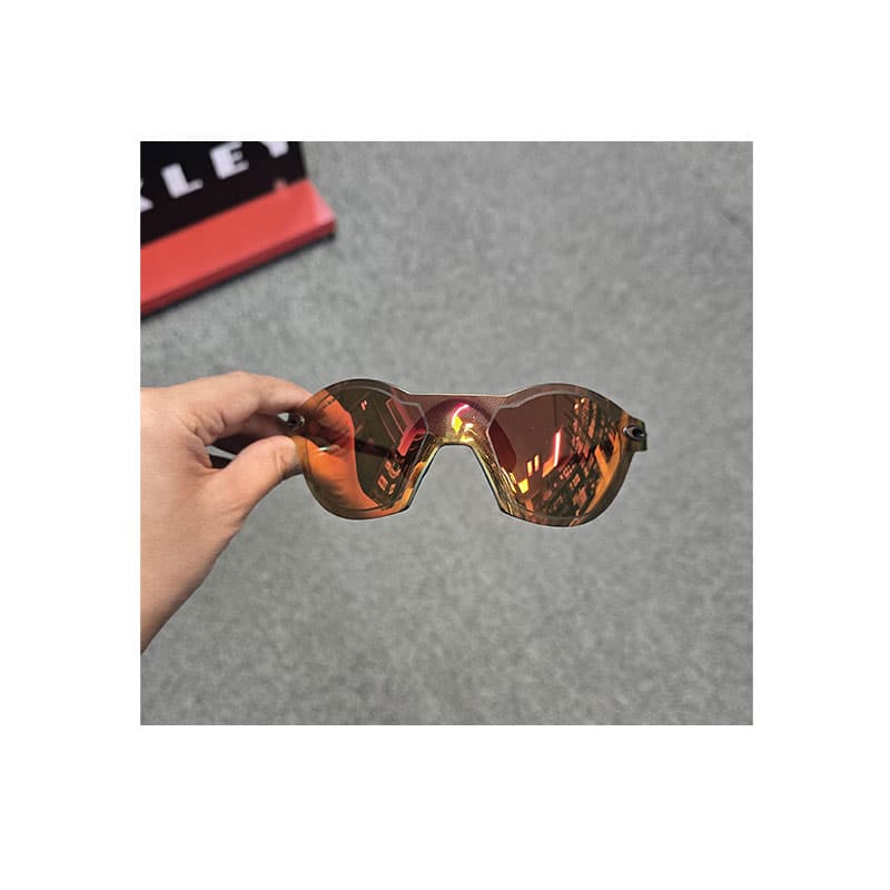 کالای ایراد دار عینک کوهنوردی اوکلی مدل سابزیرو قرمز کد13– Open Box Oakley Sub zero Prizm 009098 — تصویر ۲