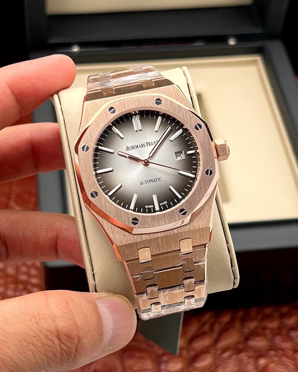 ساعت مچی مردانه AP اودمار پیگه AUDEMARS PIGUET – سفید/ بند رزگلد