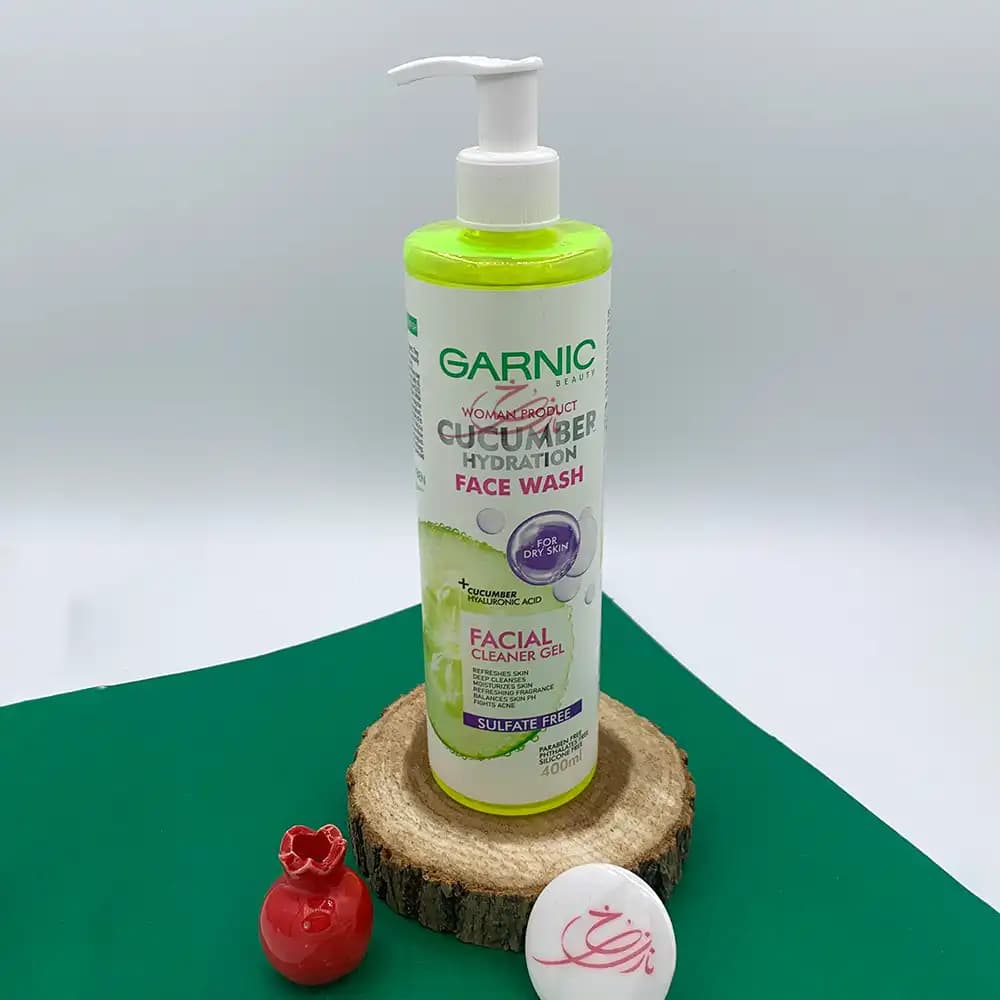 ژل شستشوی صورت آبرسان گارنیک GARNIC سبز مدل خیار مخصوص پوست خشک و کم آب حجم 400 میلی لیتر