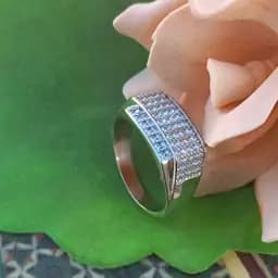 انگشتر نقره خارجی مردانه و زنانه،برای استفاده معمولی و حلقه ازدواج،بسیارشیک باآبکاری طلاسفید — تصویر ۲