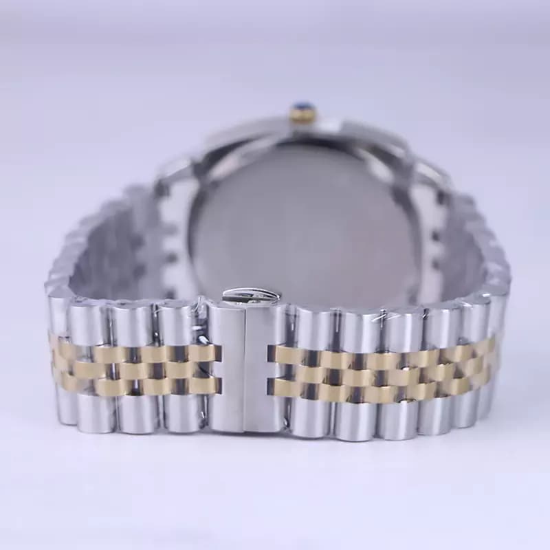 ساعت مچی سولیدا مردانه فلزی قاب مربع نقره ای طلایی G 6113/8 — تصویر ۳