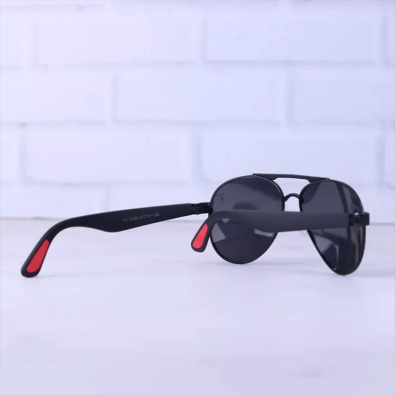 عینک آفتابی ری بن فراری مشکی پلاریزه RB 43888/1 — تصویر ۳