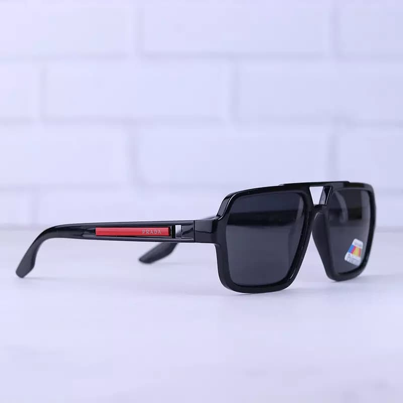 عینک آفتابی مردانه پرادا فریم مربع مشکی P 8304/2 — تصویر ۴