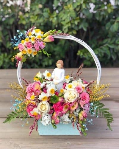 چه گلفروشیهایی در تهران گل روز مادر با بستهبندی ویژه دارند؟
