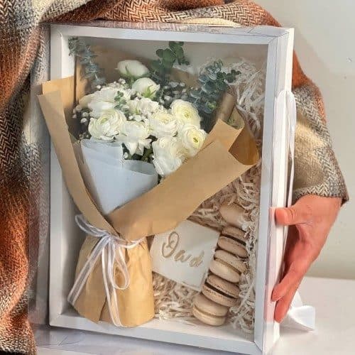 گل روز پدر در گلفروشی‌های کرج چقدر است؟