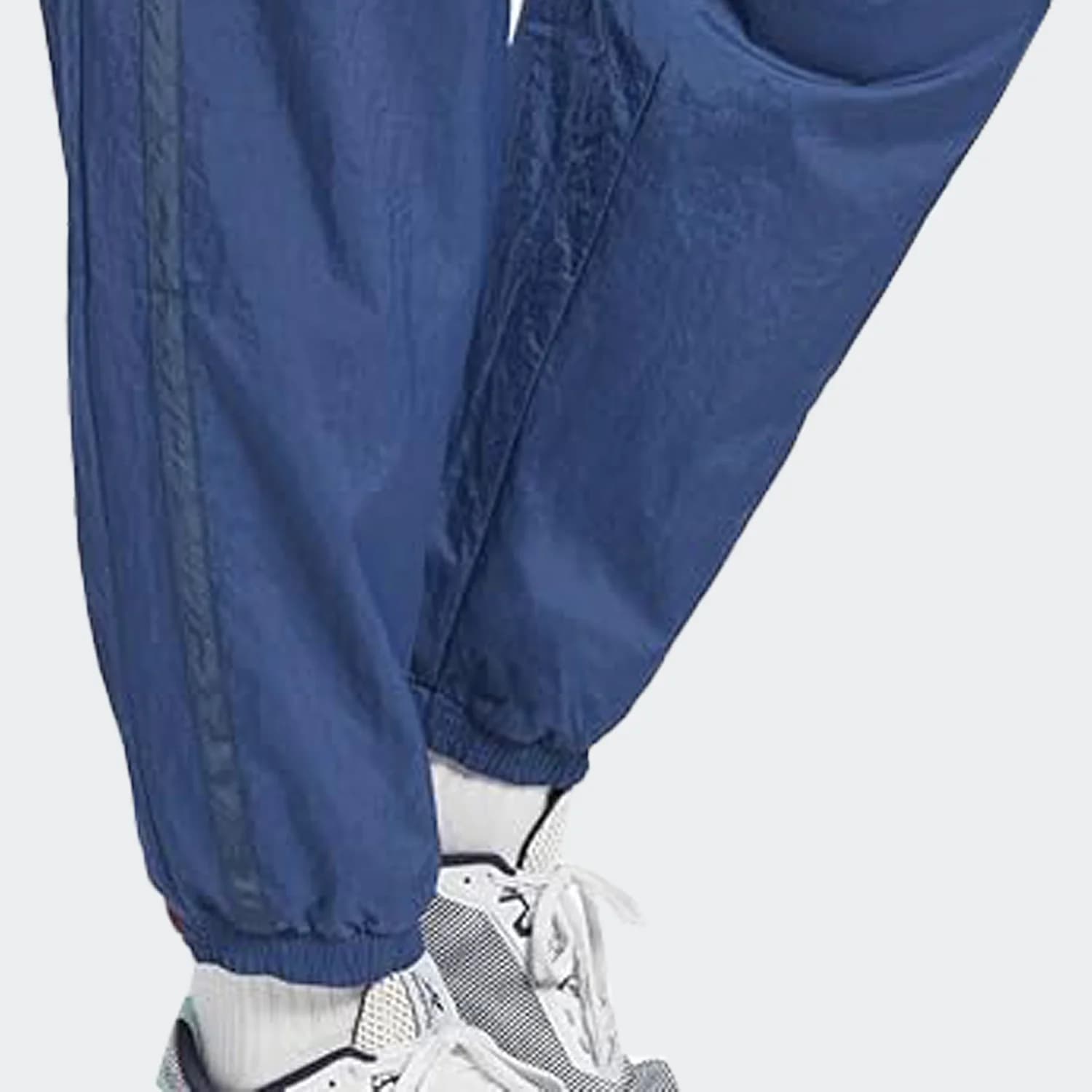 شلوار مردانه ریباک مدل MYT Woven Pant BATBLU — تصویر ۴