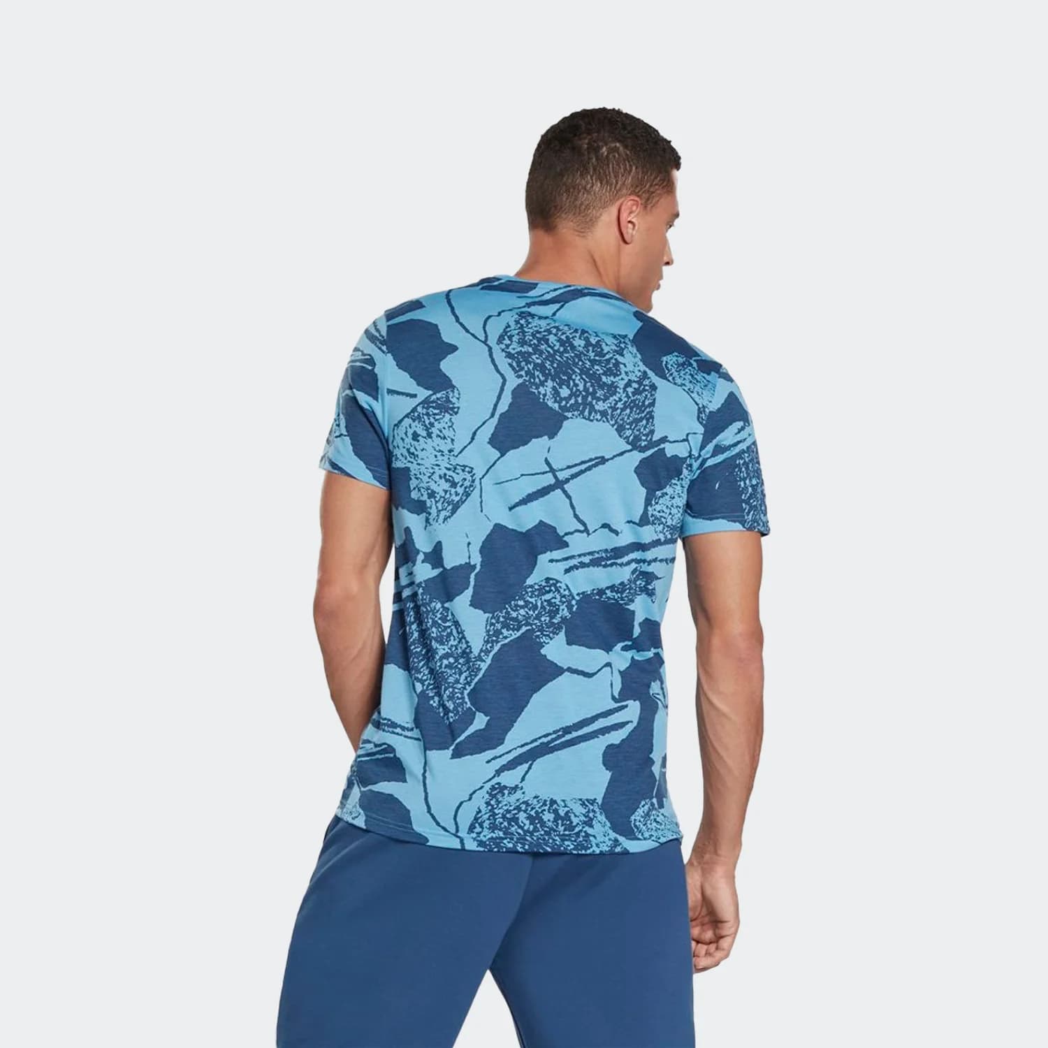 تیشرت مردانه ریباک مدل WORKOUT READY AOP SS TEE — تصویر ۲