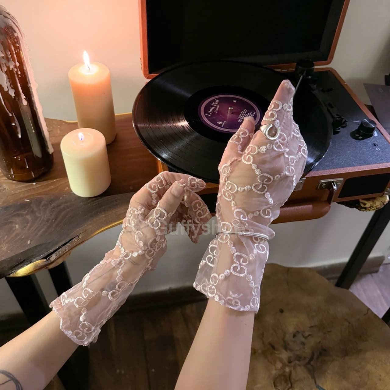 دستکش توری گوچی — تصویر ۴