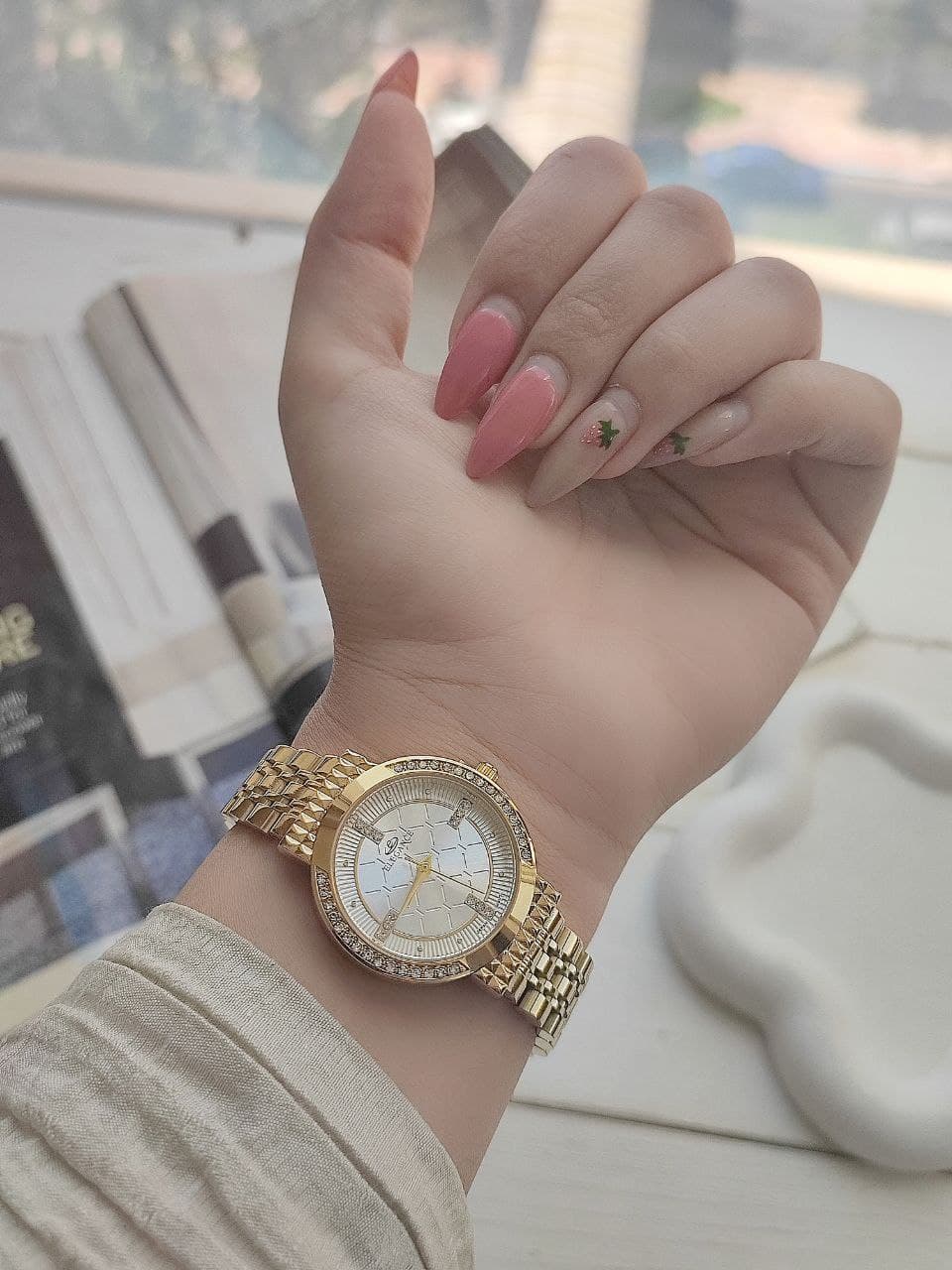 ساعت زنانه مارک الگانس موتور ژاپن جدید دور نگین دار رنگ ثابت بند استیل کیفیت عالی دارای رنگبندی کد 1923241 — تصویر ۶