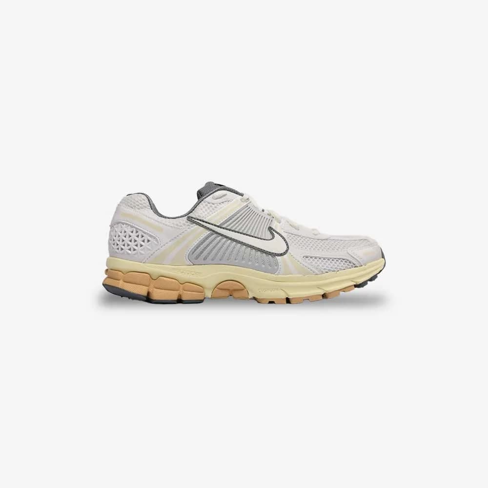 کتونی Nike مدل Zoom Vomero 5 – FJ2028-101