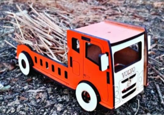 ماکت چوبی طرح کامیون ولوو (ماکت دکوری) Volvo — تصویر ۳