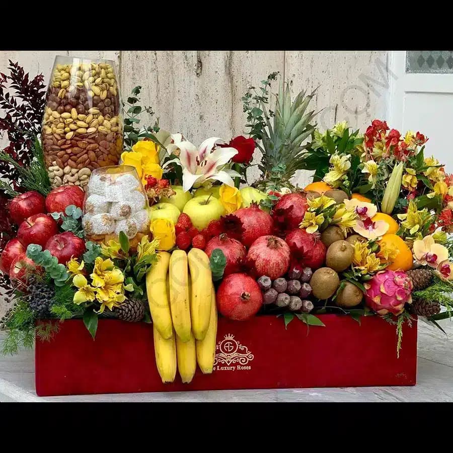 باکس گل و میوه سارا
