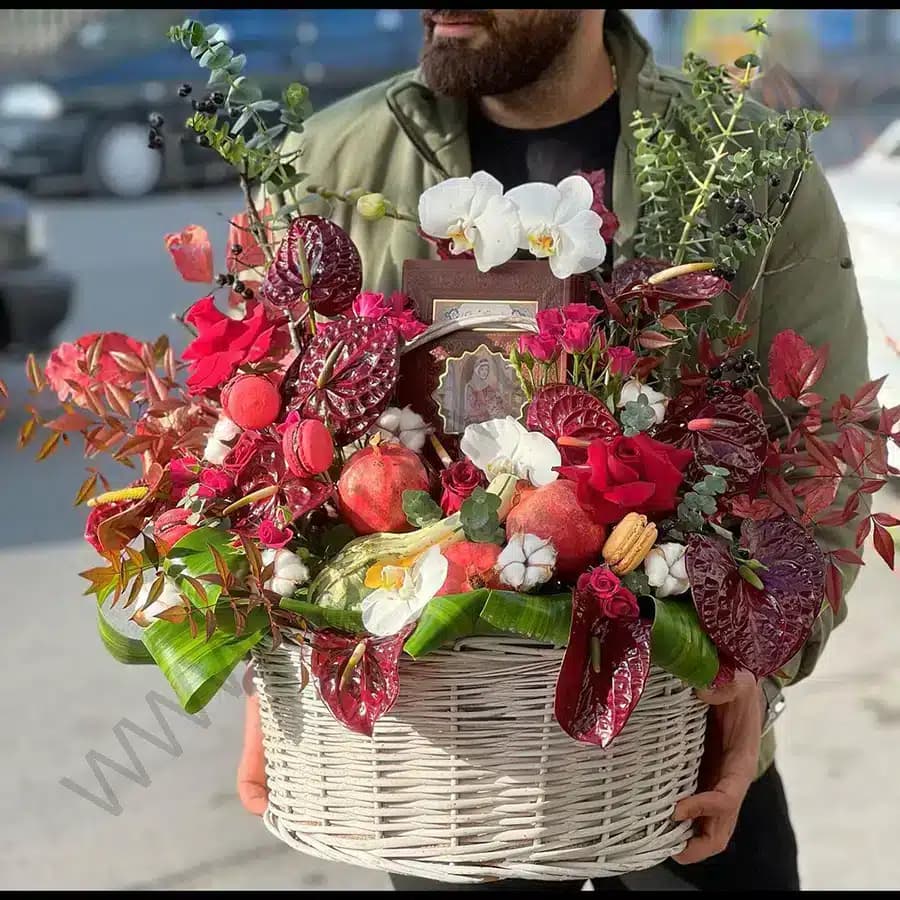سبد گل و میوه روبینا