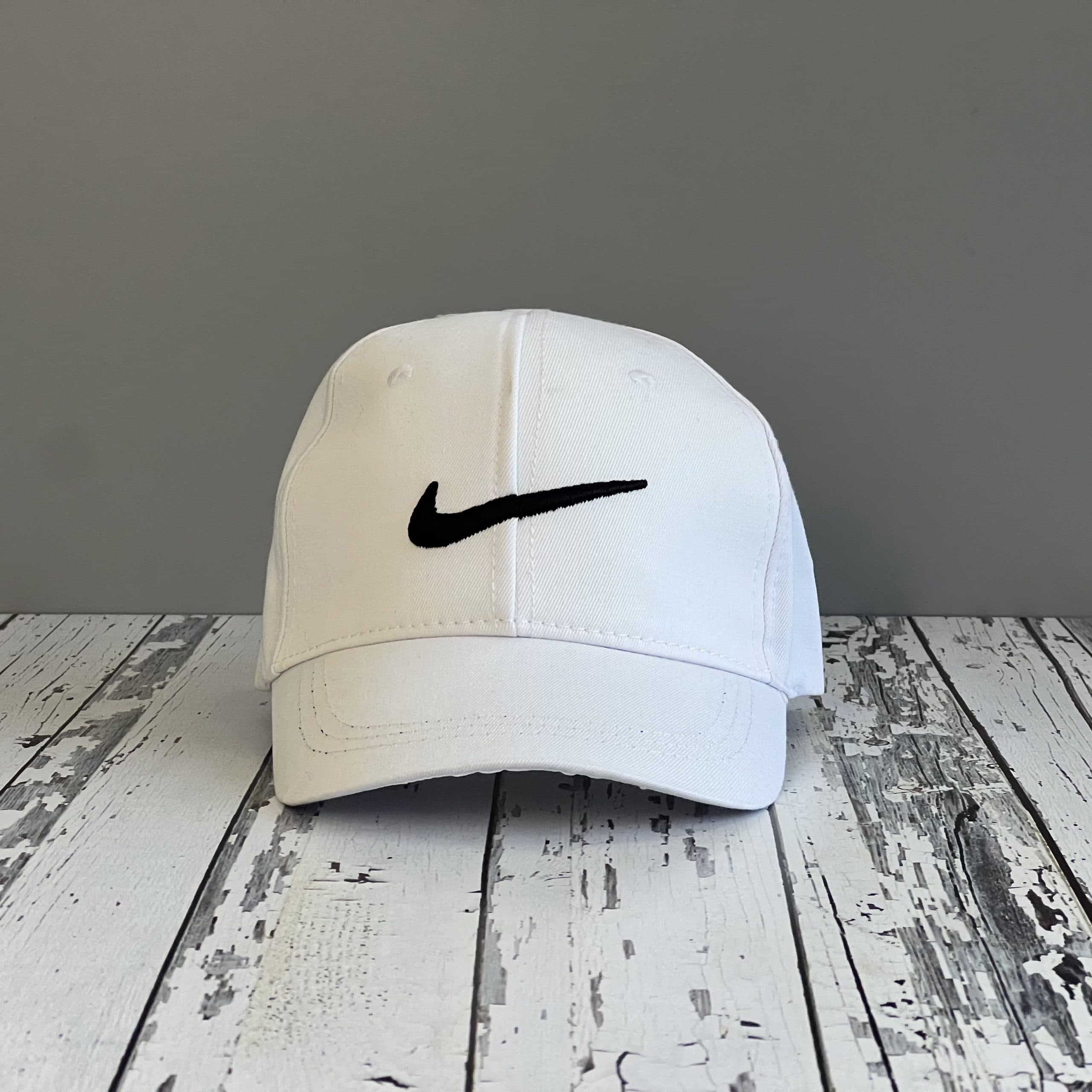 کلاه لبه دار NIKE سفید
