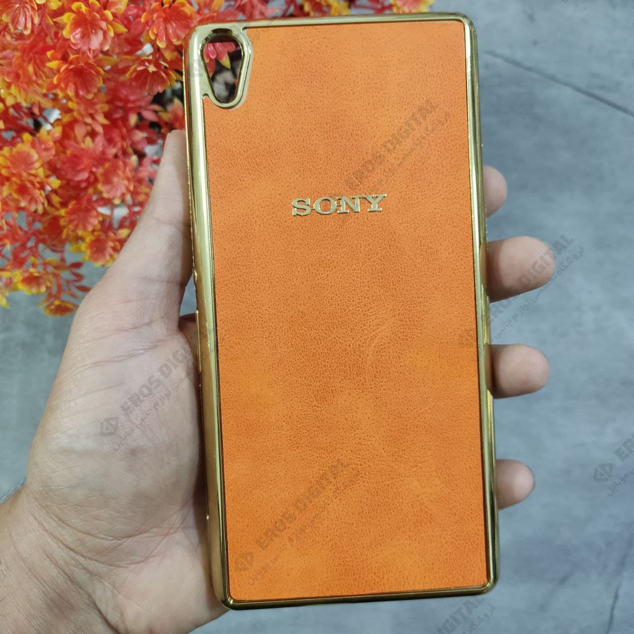 گارد گوشی Sony Xperia XA Ultra دور طلایی پشت چرم — تصویر ۲
