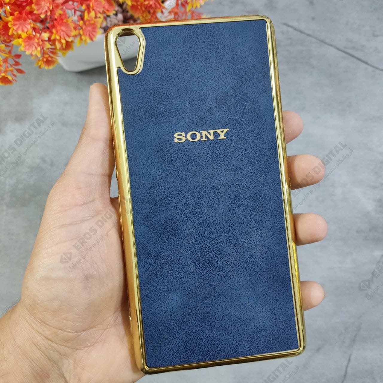 گارد گوشی Sony Xperia XA Ultra دور طلایی پشت چرم — تصویر ۵