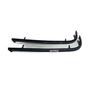 زه زير چراغ چپ کامیونت M4.5