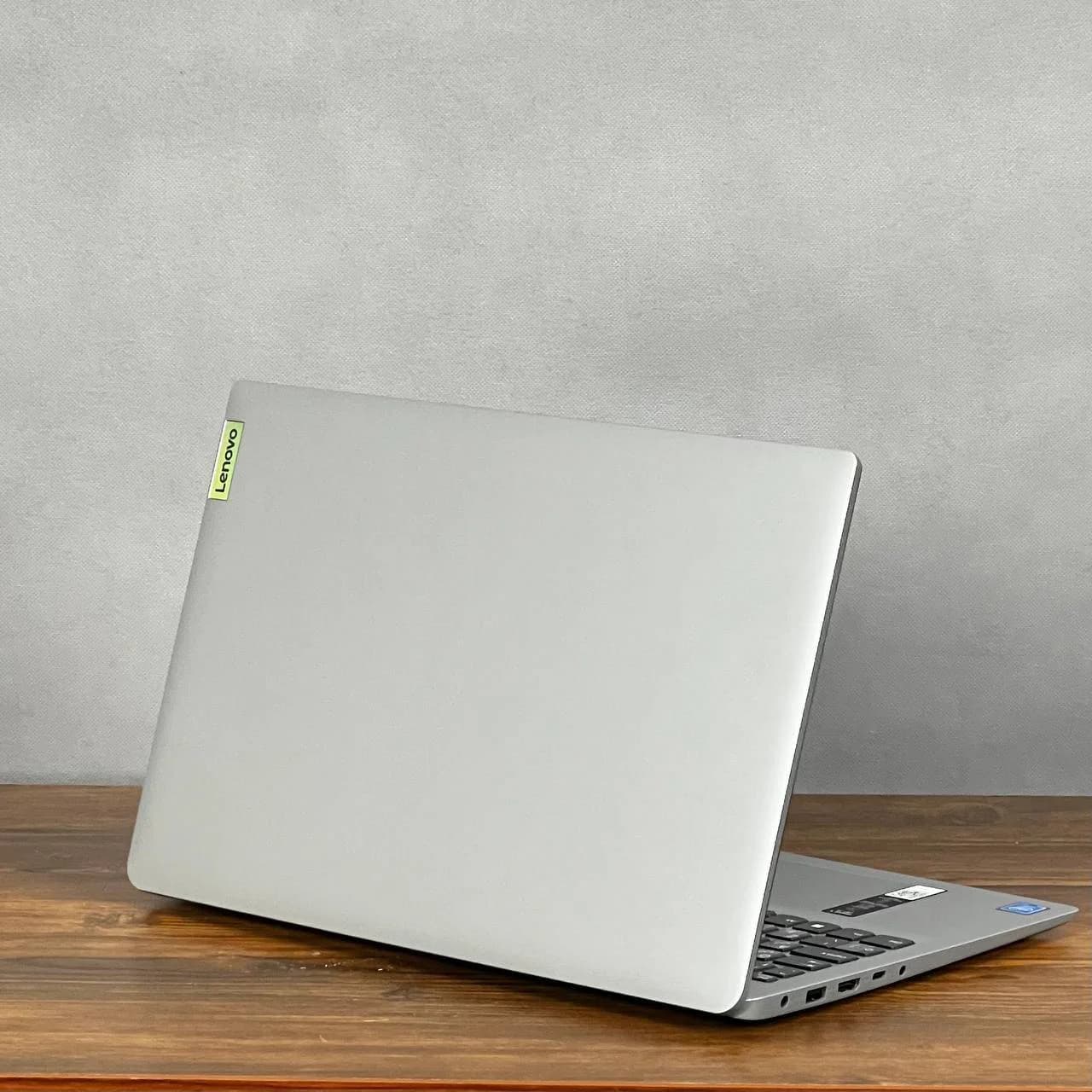 لپ تاپ لنوو IP1 — تصویر ۲