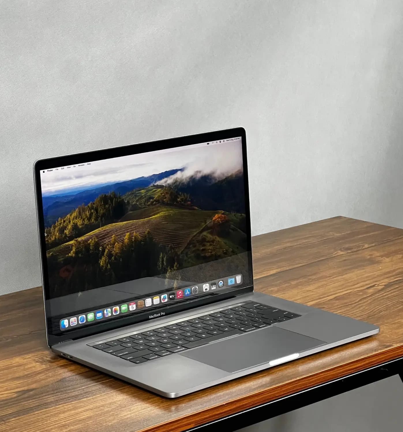 لپ تاپ APPLE MacBook Pro 2019 256 — تصویر ۲