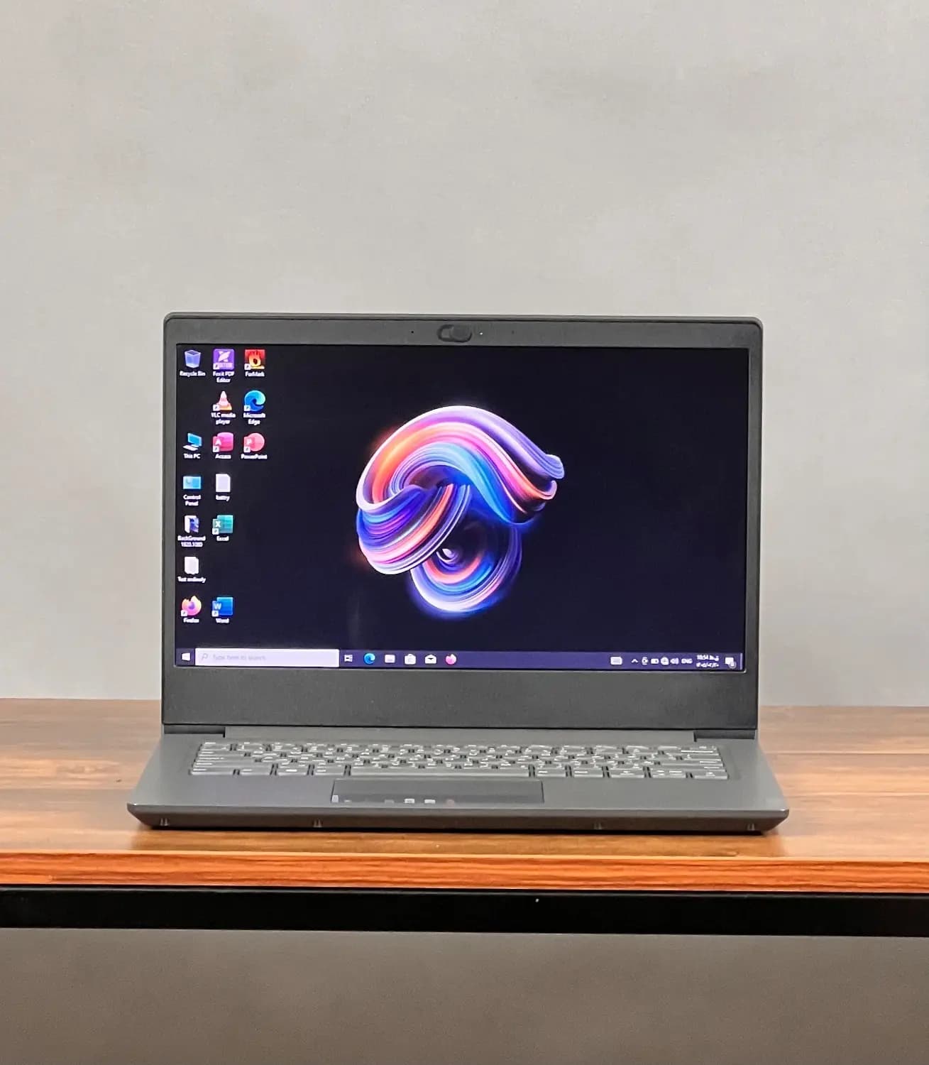 لپ تاپ Lenovo V14 — تصویر ۶