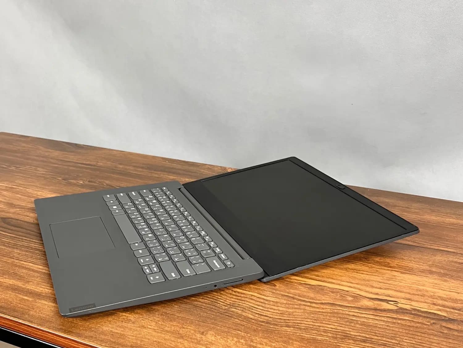 لپ تاپ Lenovo V14 — تصویر ۳
