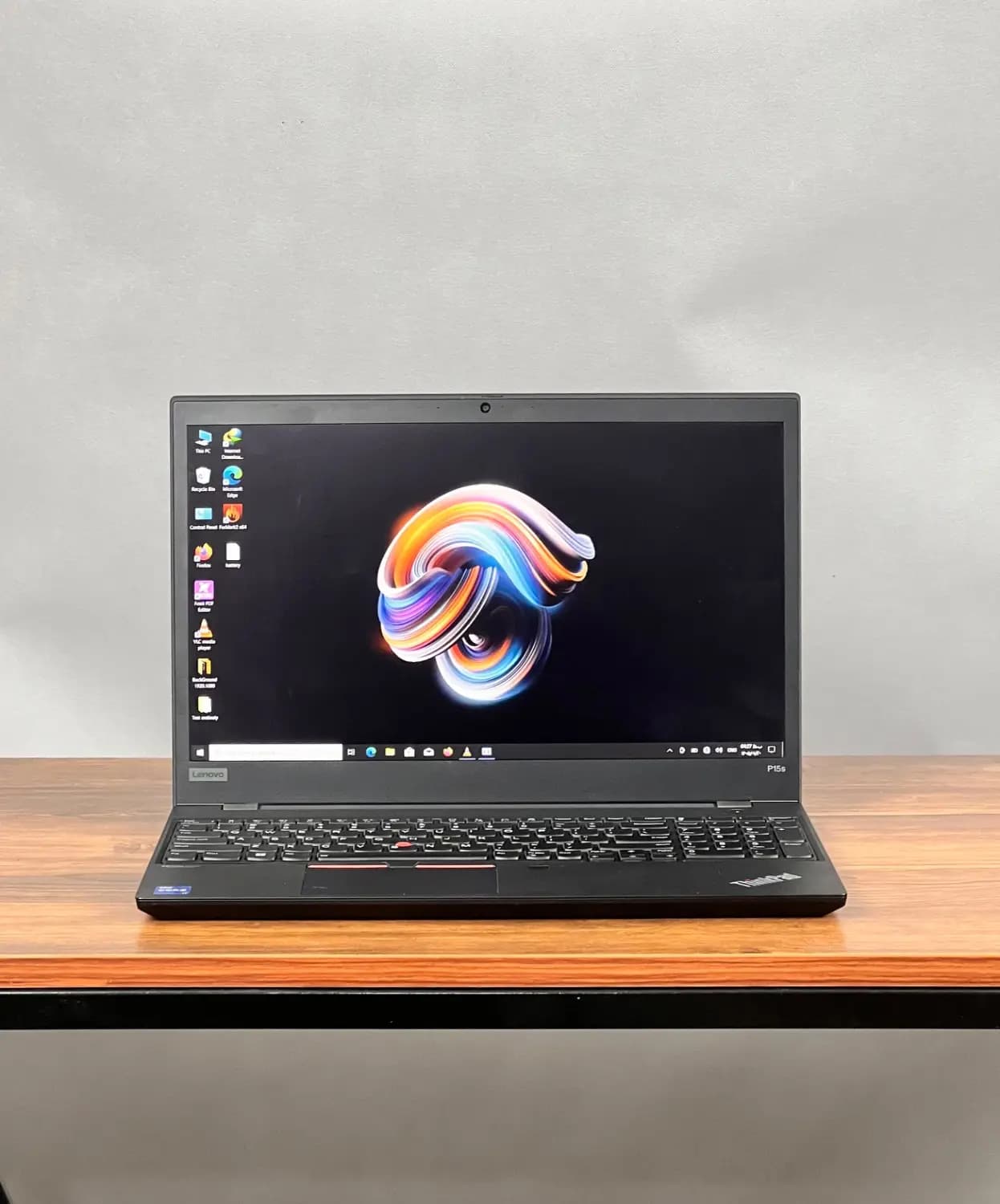 لپ تاپ Lenovo P15s — تصویر ۴