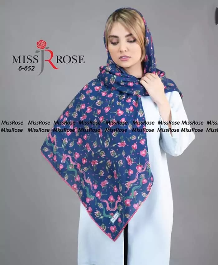 روسری طرح Rain of Roses