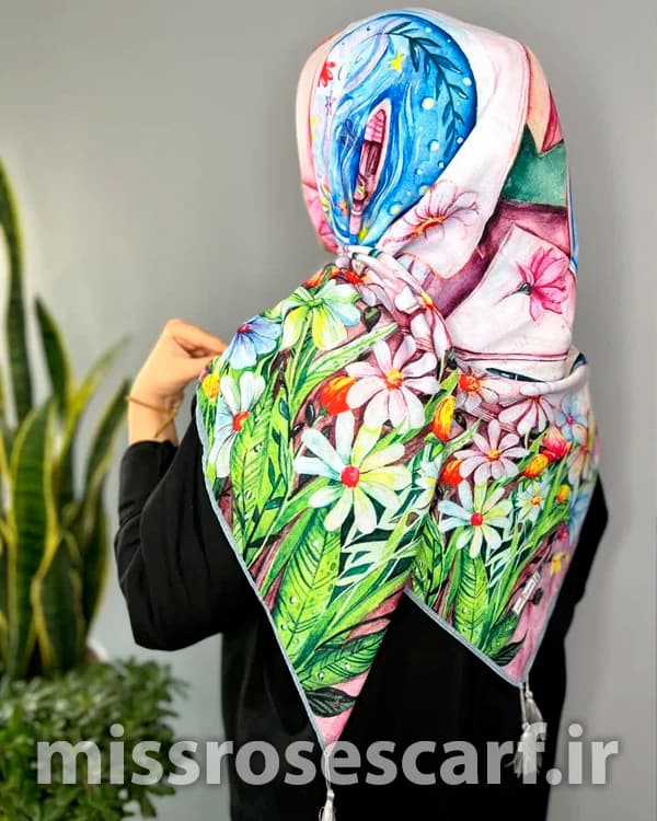 روسری طرح Dream Spring — تصویر ۲