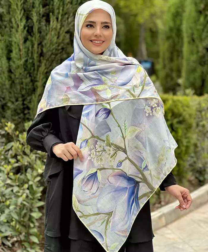 روسری نخی طرح Sea of tulips II