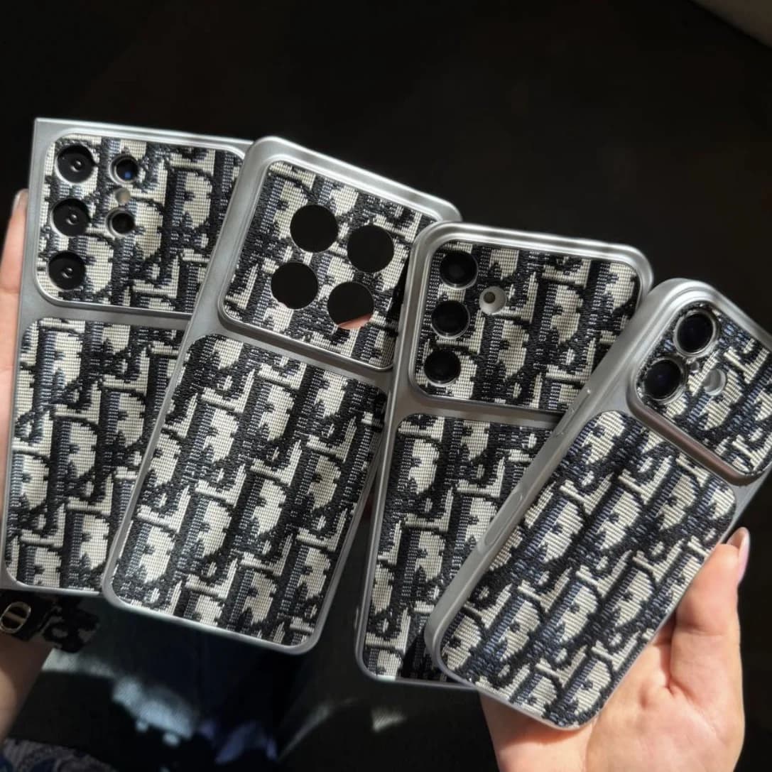 قاب Dior AG (silver) (آیفون) — تصویر ۳