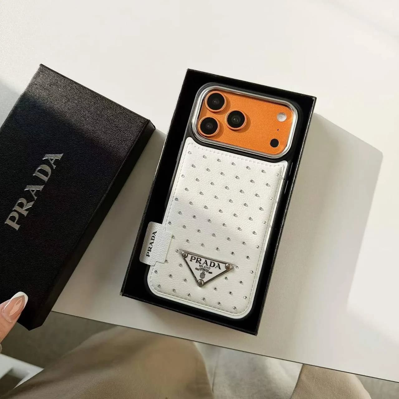 قاب gleather prada diamond (آیفون) — تصویر ۴