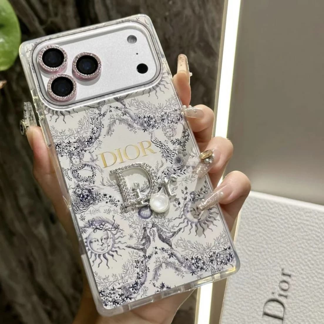 قاب VIP DIOR (آیفون) — تصویر ۳