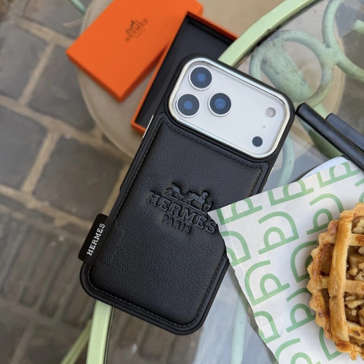 قاب hermes leather (آیفون) — تصویر ۲