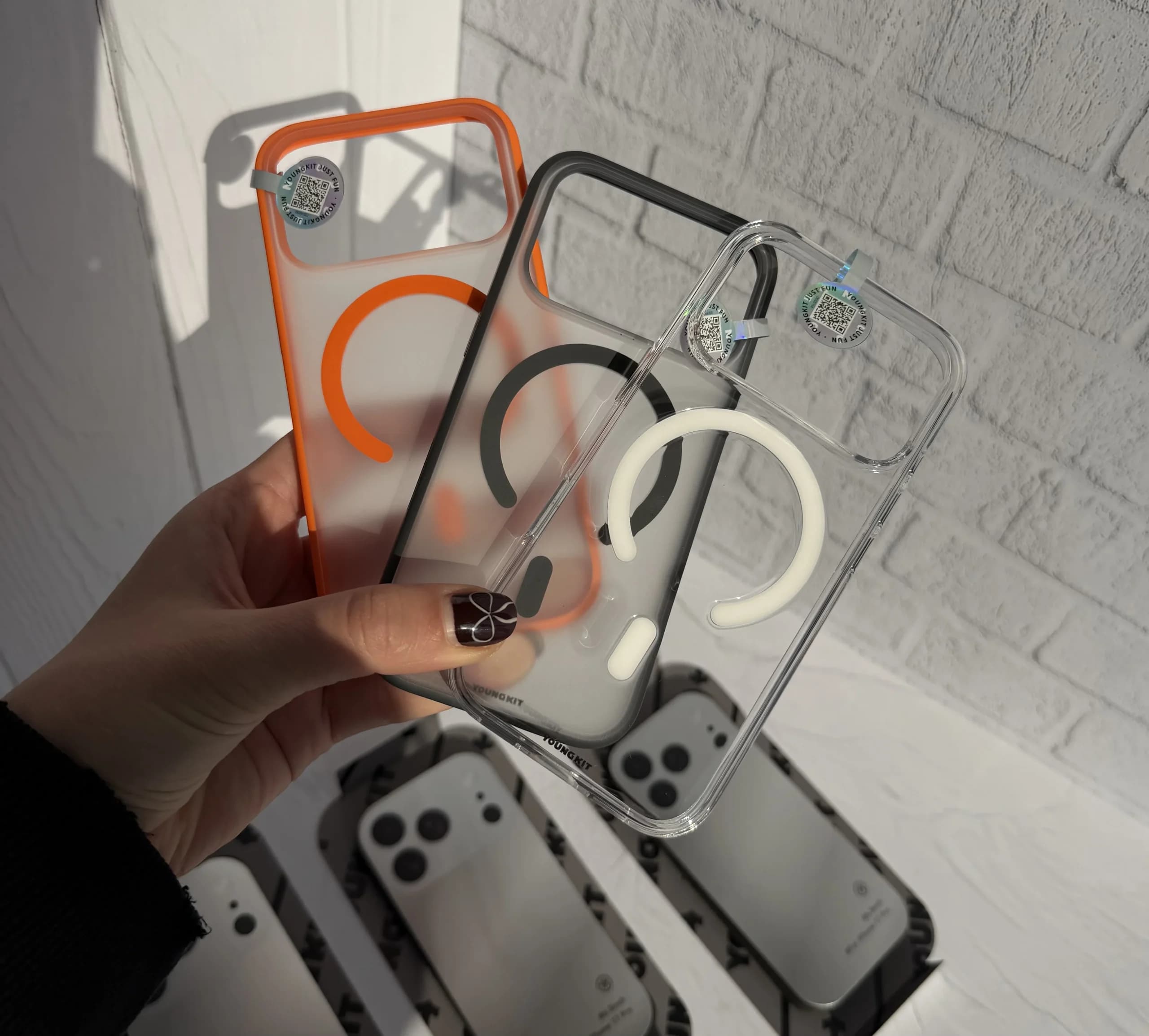 قاب youngkit clear magnetic (آیفون) — تصویر ۳