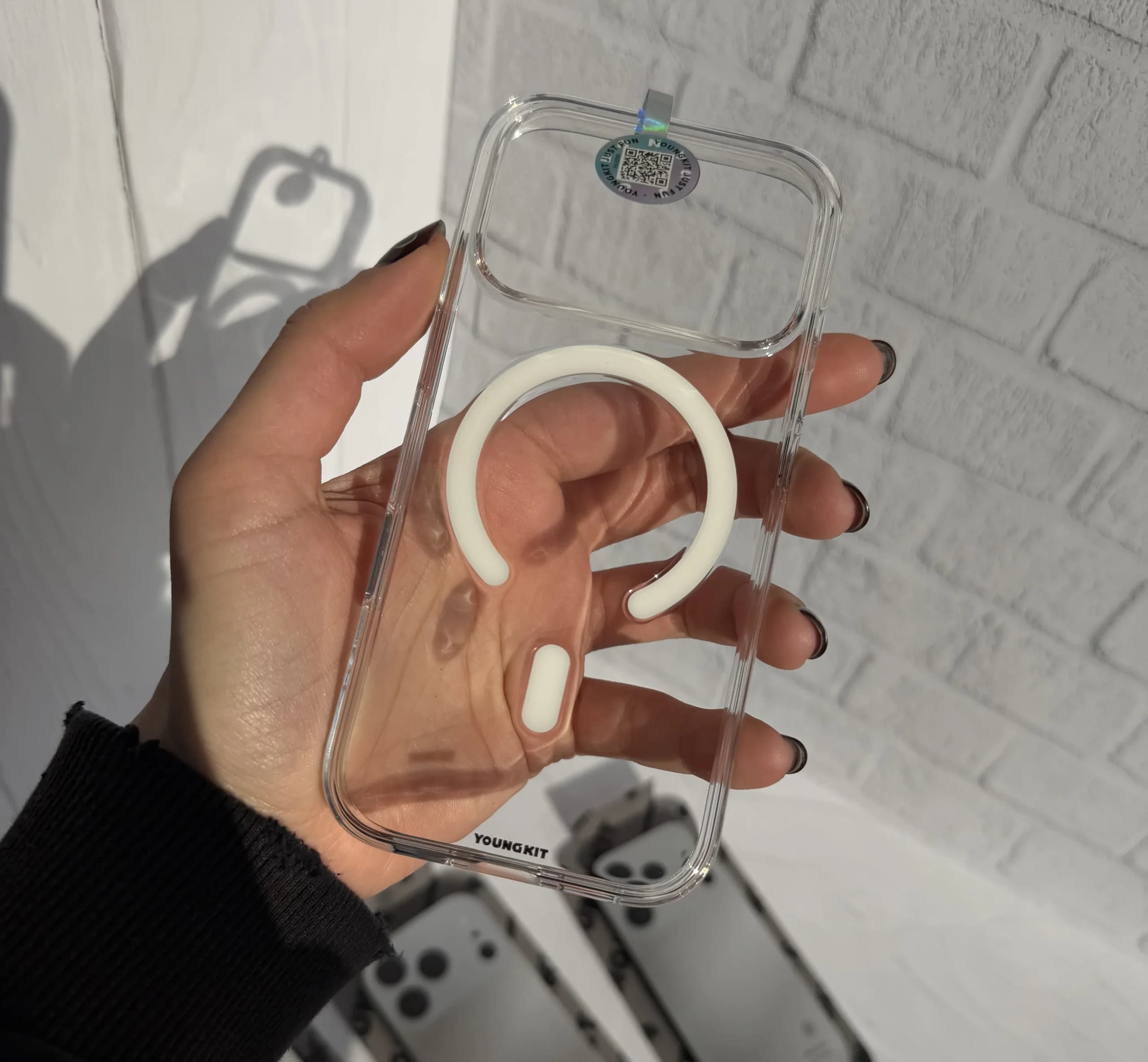قاب youngkit clear magnetic (آیفون) — تصویر ۴