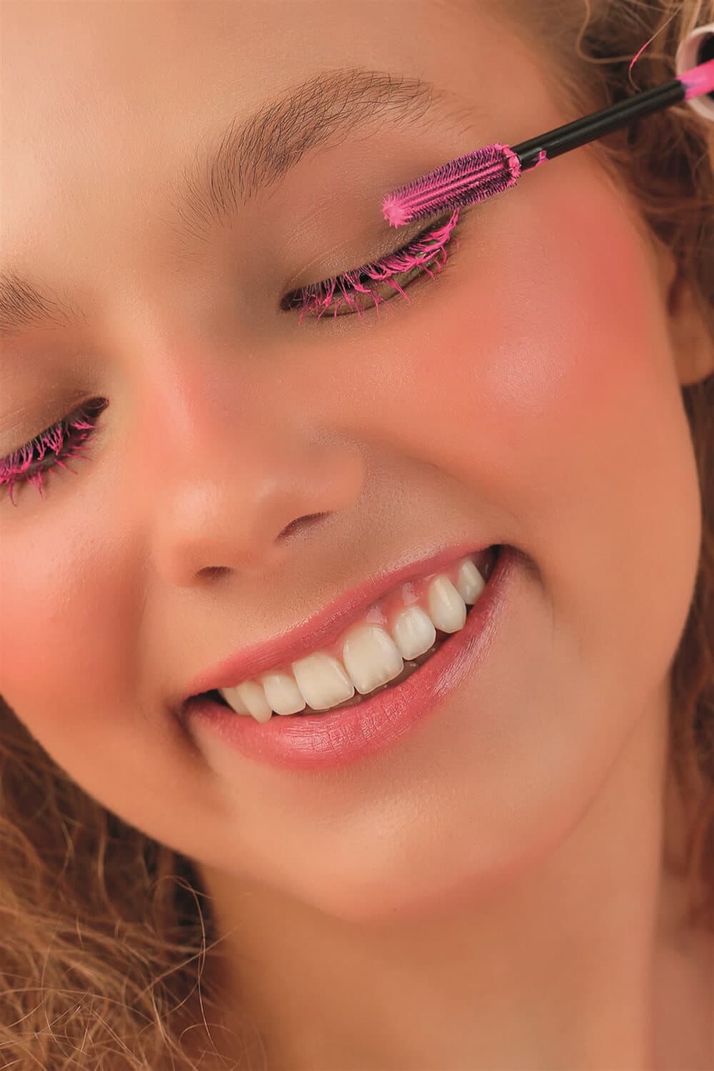 ریمل رنگی پاستل مدل Show Your Color رنگ صورتی حجم 10 میل — تصویر ۵