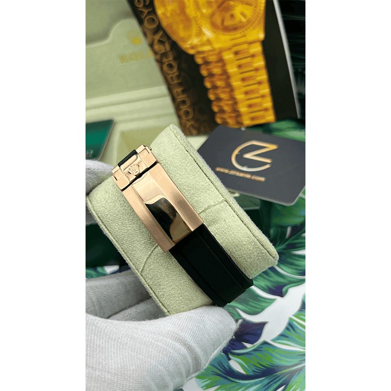 ساعت مچی مردانه رولکس دیتونا کیهانی رزگلد صفحه مشکی Rolex Daytona Cosmograph Rose Gold Black Screen — تصویر ۶