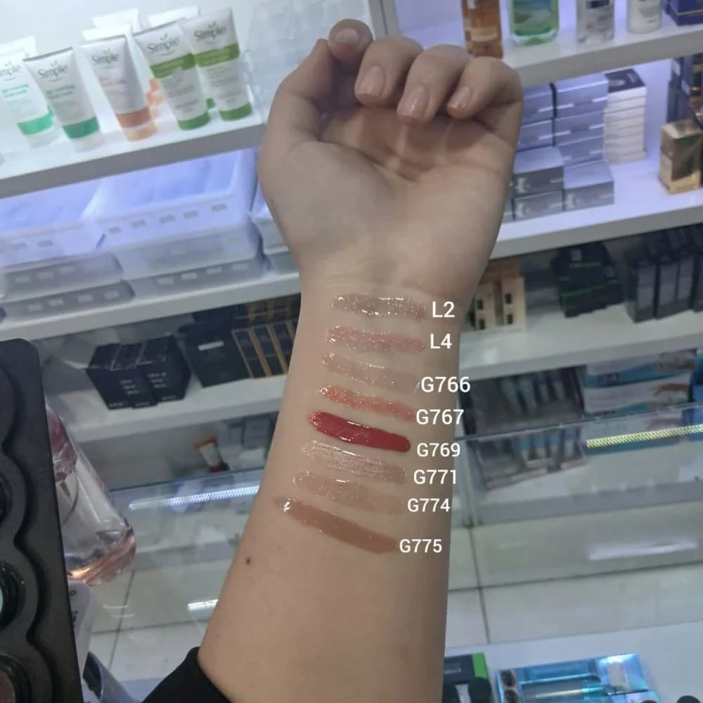 رژگونه مایع گلدن بل — تصویر ۳