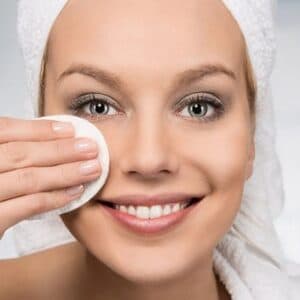 میسلار واتر پوست چرب و جوشدار هیدرودرم 250 میل — تصویر ۲