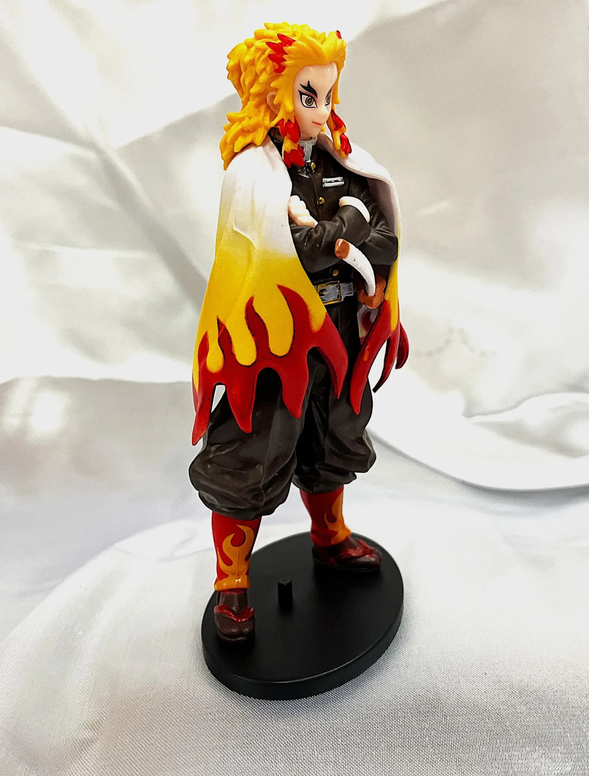 اکشن فیگور Banpresto رنگوکو کیوجیرو شیطان‌کش با افکت شعله — تصویر ۴