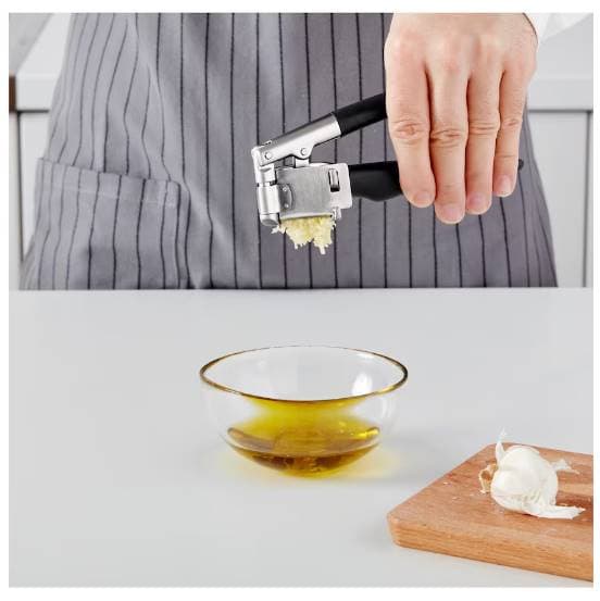 پرس سیر آشپزخانه ایکیا IKEA 365+ VÄRDEFULL Garlic press, black — تصویر ۲