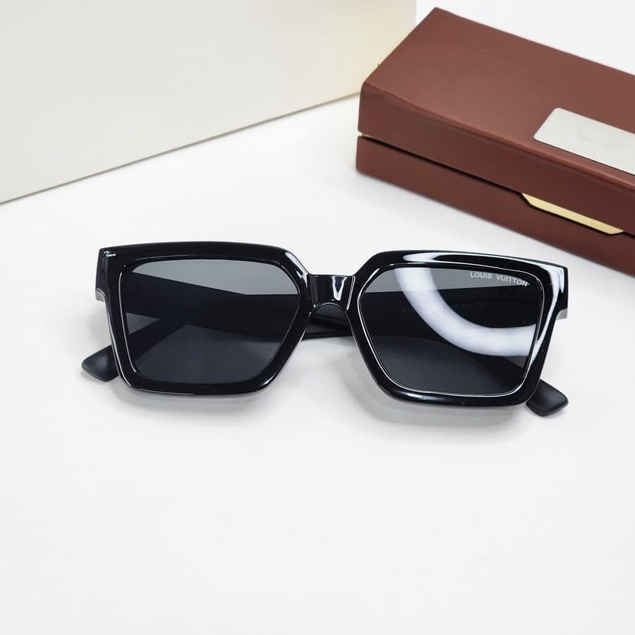 عینک افتابی زنانه Louis Vuitton کد b958